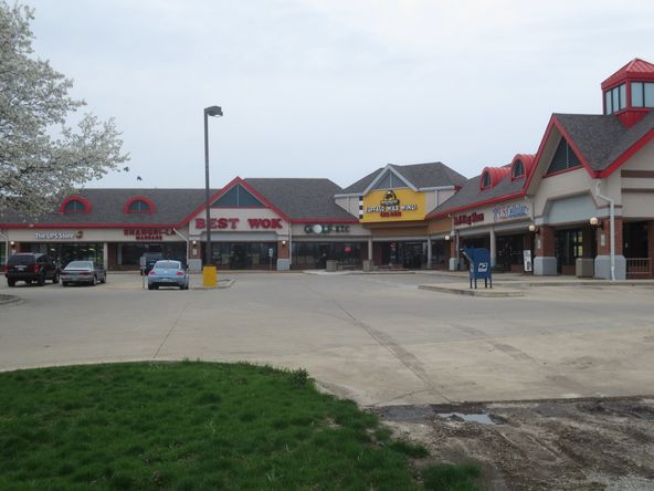 Baytowne Shoppes Corner Lot: 911 W. Marketview Dr., Champaign, IL 61822